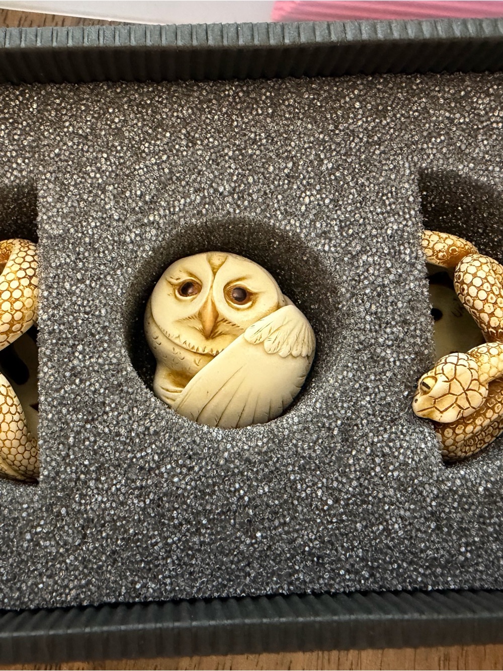 Adam Binder ‘Trick or Tweet' Resin Owl & Snake Figurine - Cream - Picture 6 of 6